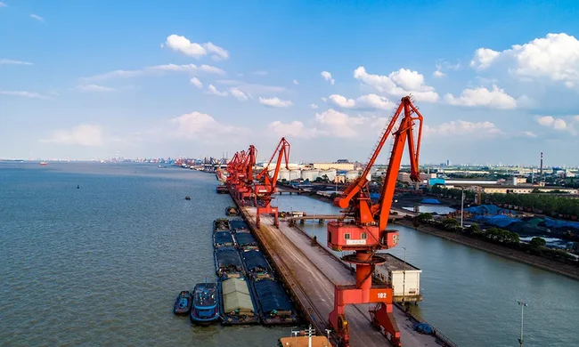 Port de Huada à Zhangjiagang dans le Jiangsu